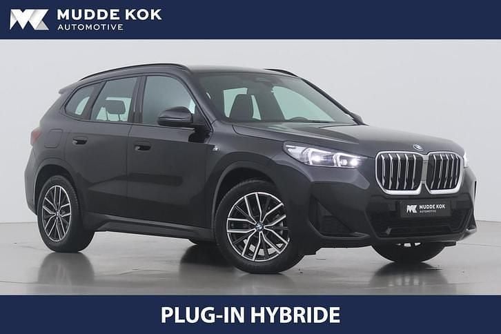 Zwart (metallic) Occasion 2025 BMW X1 Shadowline SUV | € 43.800 (Super prijs) - Afbeelding 1/4