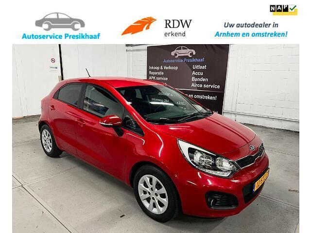Rood Gebruikt 2011 Kia Rio Start Hatchback | € 4.995 (Eerlijke prijs) - Afbeelding 1/4
