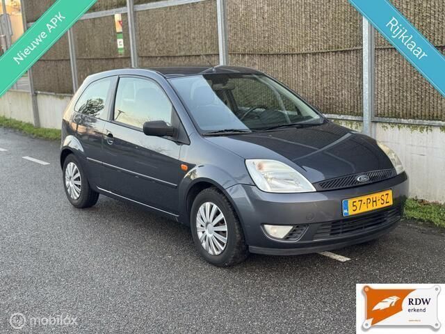 Occasion Ford Fiesta Ambiente 69 PK (50 kW) 2004 Grijs Hatchback