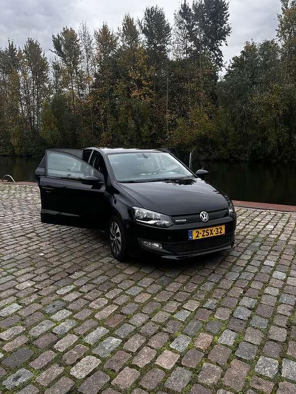 Gebruikt 2015 VW Polo Sedan | € 4.500 (Eerlijke prijs) - Afbeelding 1/4