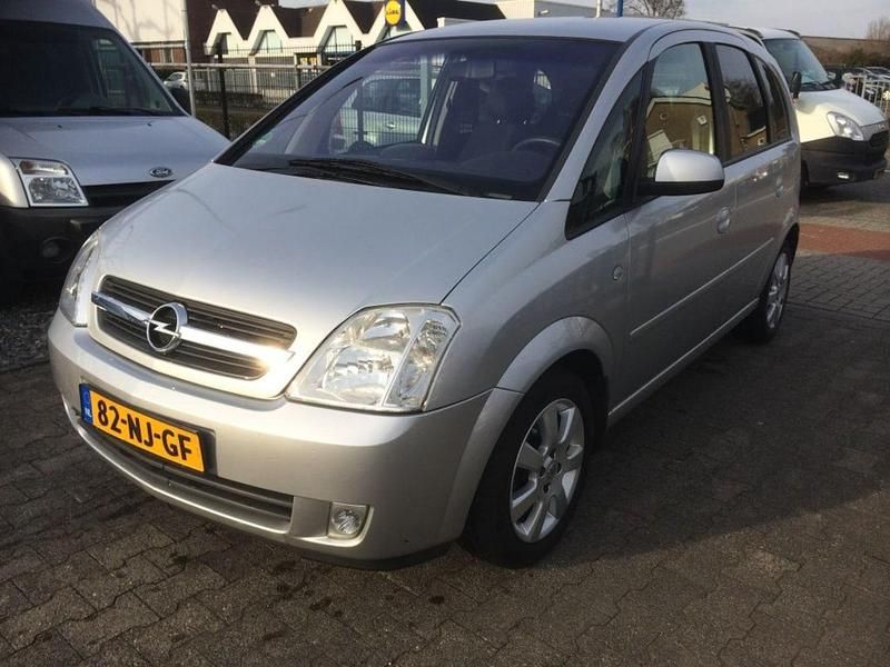 Grijs (metallic) Gebruikt 2003 Opel Meriva Cosmo MPV | € 1.495 (Eerlijke prijs) - Afbeelding 1/4