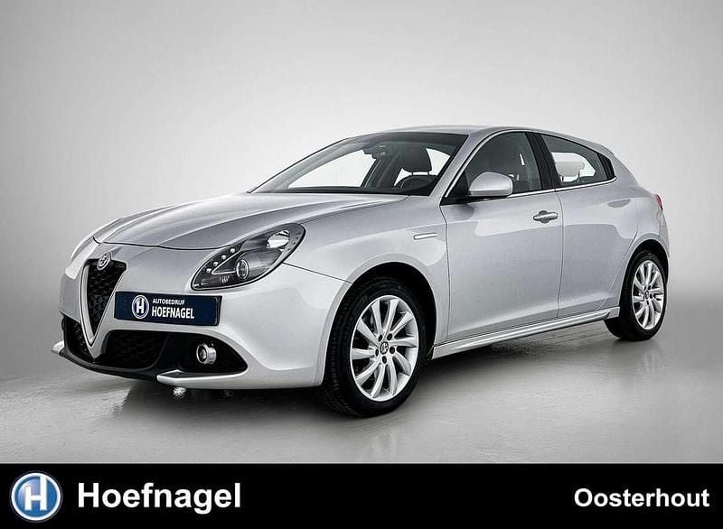 Grijs Gebruikt 2017 Alfa Romeo Giulietta Super Hatchback | € 14.700 (Eerlijke prijs) - Afbeelding 1/3