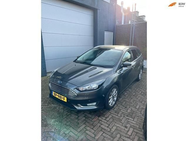 Grijs Occasion 2018 Ford Focus Titanium Stationwagen | € 3.999 (Super prijs) - Afbeelding 1/4