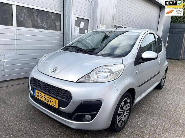 Grijs Gebruikt 2012 Peugeot 107 Access Hatchback | € 1.995 (Super prijs) - Afbeelding 1/4