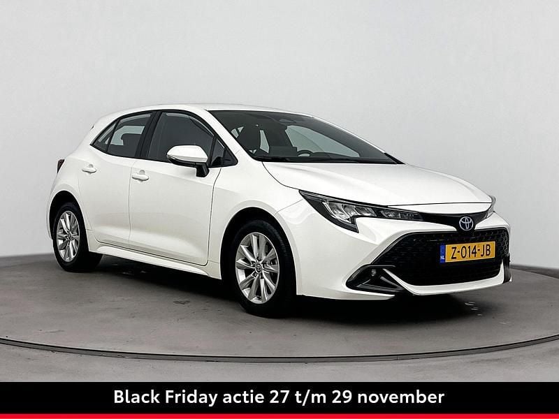 Wit Gebruikt 2024 Toyota Corolla Hybrid Active Hatchback | € 26.499 (Goede deal) - Afbeelding 1/4