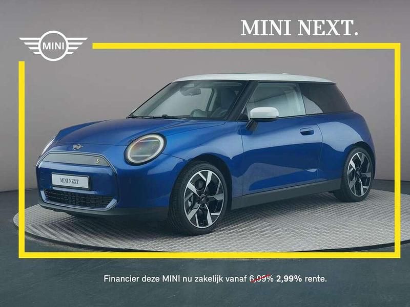Blauw Occasion 2024 Mini Cooper SE Classic Hatchback | € 31.900 (Goede deal) - Afbeelding 1/4