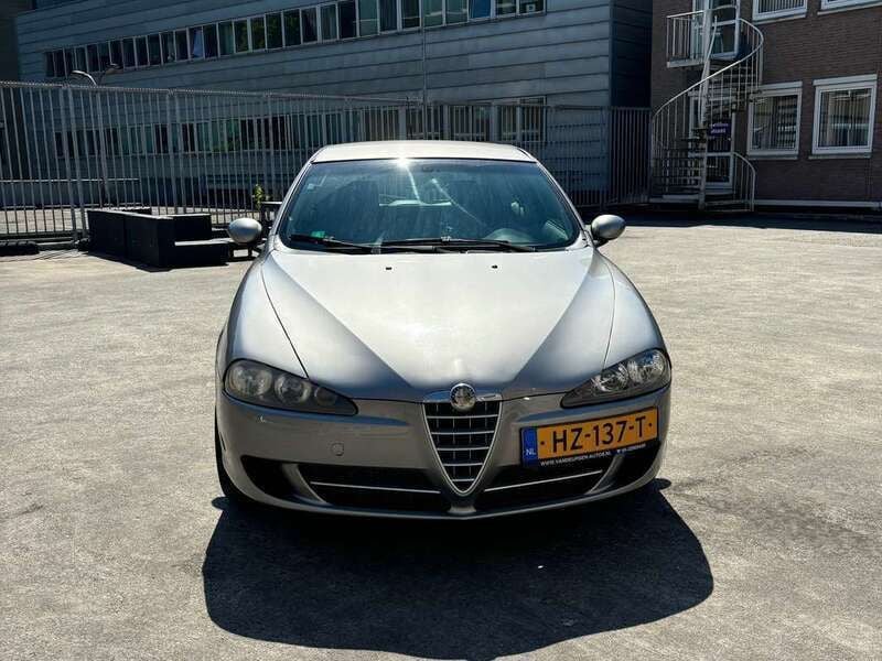 Zilver Gebruikt 2008 Alfa Romeo 147 Progression Hatchback | € 1.750 (Eerlijke prijs) - Afbeelding 1/4