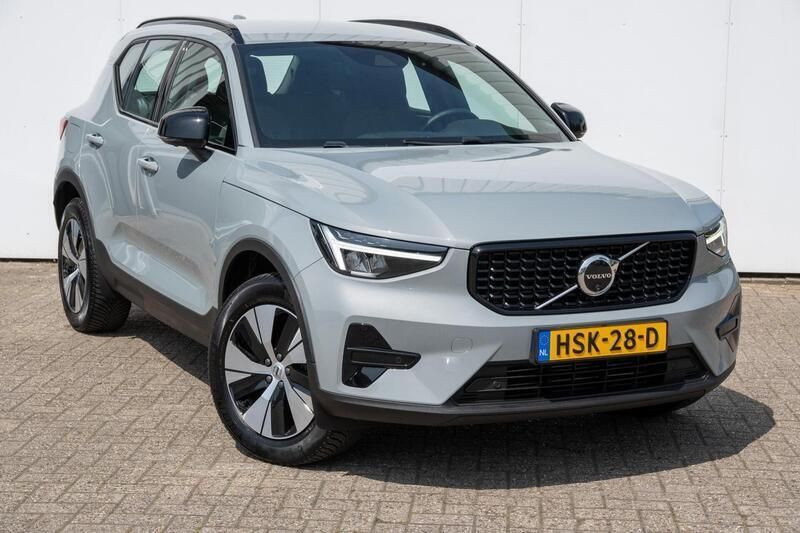 Grijs Gebruikt 2023 Volvo XC40 Plus SUV | € 41.950 (Duur) - Afbeelding 1/4