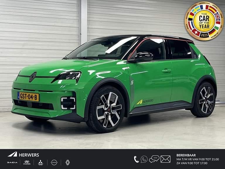 Twotone vert pop ! / noir éto Gebruikt 2024 Renault R5 Komfort Hatchback | € 29.395 (Eerlijke prijs) - Afbeelding 1/4