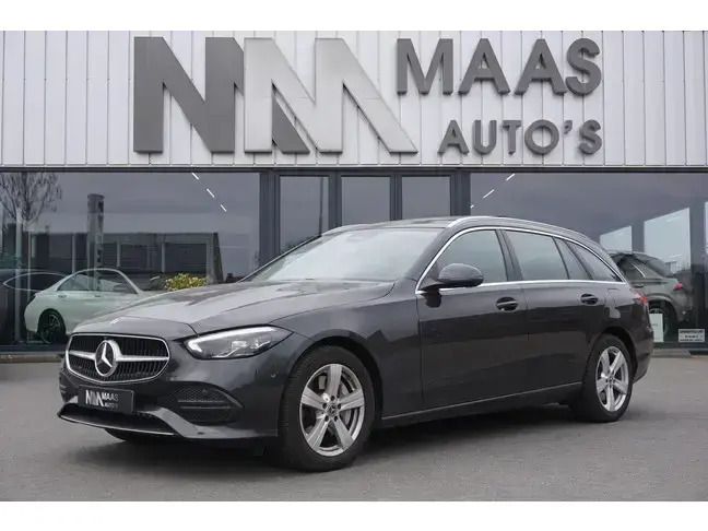 Grijs Gebruikt 2022 Mercedes C300e Luxury Stationwagen | € 39.950 (Eerlijke prijs) - Afbeelding 1/4