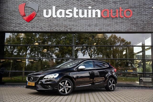Zwart Gebruikt 2017 Volvo V40 Business Edition Stationwagen | € 18.450 (Eerlijke prijs) - Afbeelding 1/4