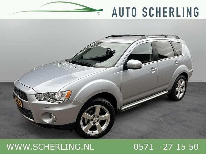 Grijs Gebruikt 2012 Mitsubishi Outlander Edition SUV | € 10.950 (Goede deal) - Afbeelding 1/4