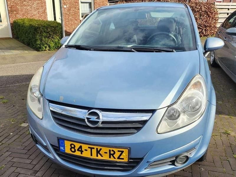 Blauw Gebruikt 2006 Opel Corsa Enjoy Hatchback | € 2.250 (Eerlijke prijs) - Afbeelding 1/4