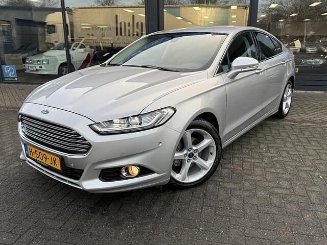 Grijs Occasion 2018 Ford Mondeo Titanium Hatchback | € 13.950 (Super prijs) - Afbeelding 1/4