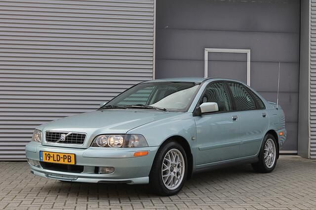 Groen Occasion 2002 Volvo S40 Sedan | € 8.999 - Afbeelding 1/4