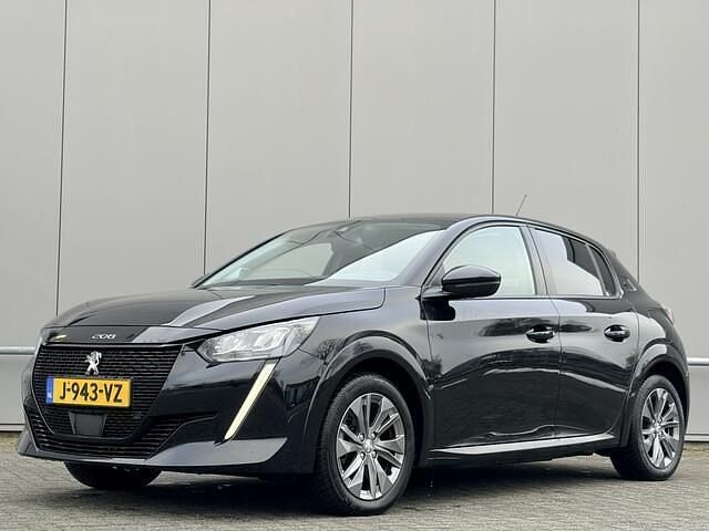 Zwart Occasion 2020 Peugeot e-208 Allure Hatchback | € 11.900 (Goede deal) - Afbeelding 1/4