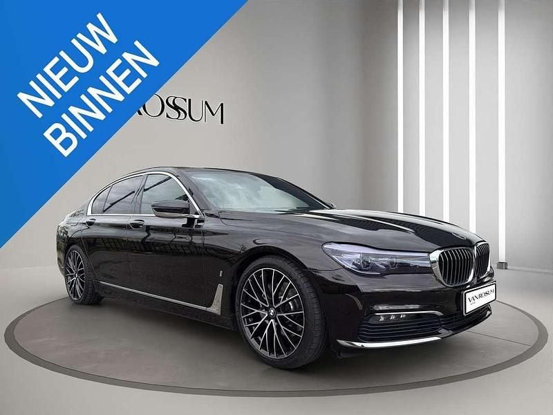 Bruin Gebruikt 2017 BMW 740 iPerformance Sedan | € 29.450 (Super prijs) - Afbeelding 1/4
