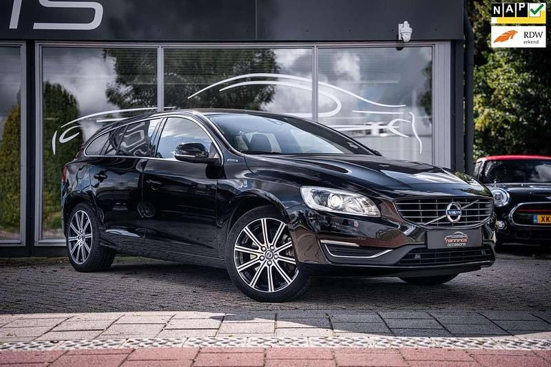 Zwart, metallic lak Gebruikt 2015 Volvo V60 R-Design Stationwagen | € 13.795 (Eerlijke prijs) - Afbeelding 1/4