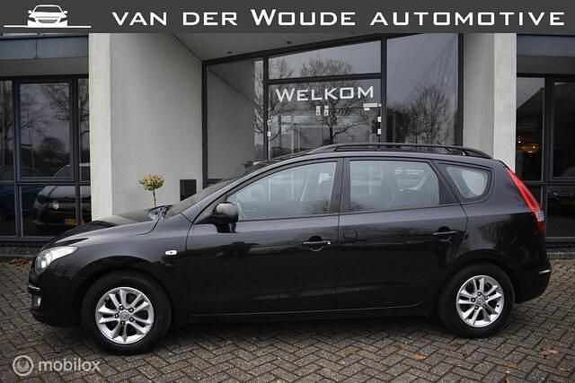 Zwart Gebruikt 2010 Hyundai i30 Style Stationwagen | € 2.999 (Eerlijke prijs) - Afbeelding 1/4