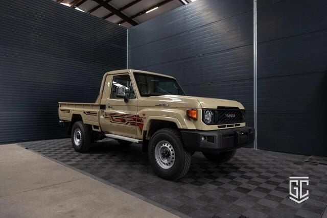 Beige Nieuw 2024 Toyota Land Cruiser SUV | € 61.950 (Super prijs) - Afbeelding 1/4
