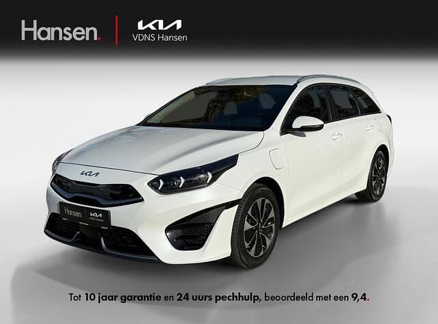 Wit Gebruikt 2023 Kia Ceed Hatchback | € 24.445 (Eerlijke prijs) - Afbeelding 1/4