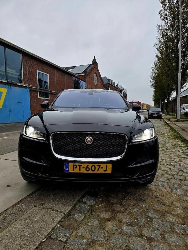 Occasion Jaguar F-Pace 180 PK (132 kW) 2017 Zwart SUV