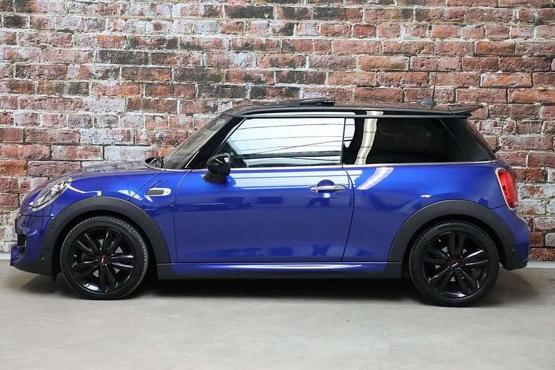 Occasion Mini Cooper Business 136 PK (100 kW) 2018 Blauw (metallic) Hatchback