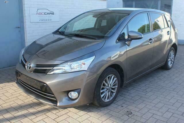 Grijs Gebruikt 2016 Toyota Verso MPV | € 16.450 (Goede deal) - Afbeelding 1/4