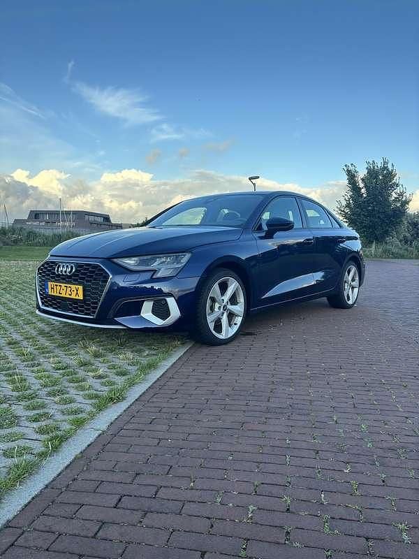Blauw Gebruikt 2021 Audi A3 Sedan | € 23.500 (Goede deal) - Afbeelding 1/4