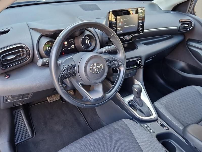 Occasion Toyota Yaris Hybrid 2022 Blauw (metallic) Hatchback