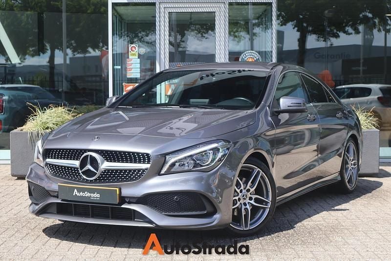 Grijs Gebruikt 2019 Mercedes CLA180 AMG line Sedan | € 21.895 (Goede deal) - Afbeelding 1/4