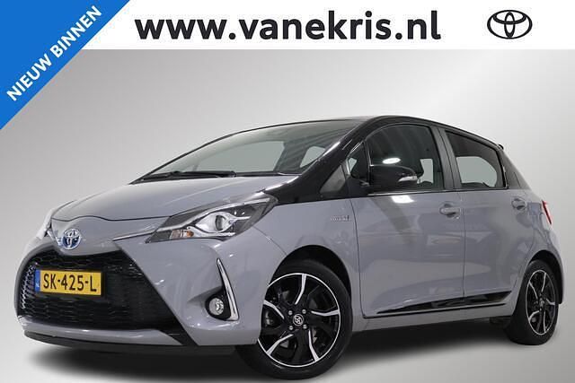 Grijs Occasion 2018 Toyota Yaris Plus Hatchback | € 16.999 (Eerlijke prijs) - Afbeelding 1/4