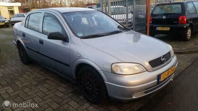 Occasion Opel Astra Edition 147 PK (108 kW) 2002 Grijs Sedan