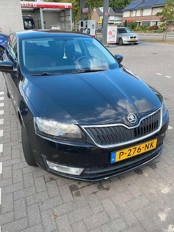 Zwart Gebruikt 2015 Skoda Rapid Style Hatchback | € 8.000 (Super prijs) - Afbeelding 1/4