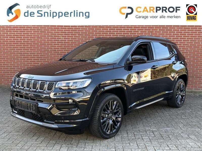 Zwart Gebruikt 2022 Jeep Compass SUV | € 28.450 (Eerlijke prijs) - Afbeelding 1/4