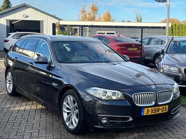 Occasion BMW 550 Executive 449 PK (330 kW) 2014 Grijs (metallic) Stationwagen