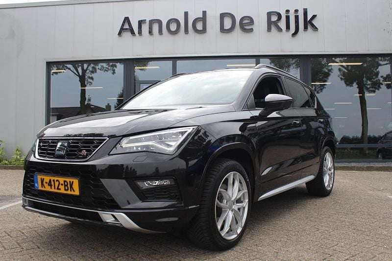 Zwart Gebruikt 2018 Seat Ateca 4Drive SUV | € 21.950 (Eerlijke prijs) - Afbeelding 1/4