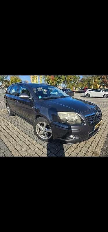 Grijs Gebruikt 2006 Toyota Avensis Luna Stationwagen | € 2.450 (Eerlijke prijs) - Afbeelding 1/4