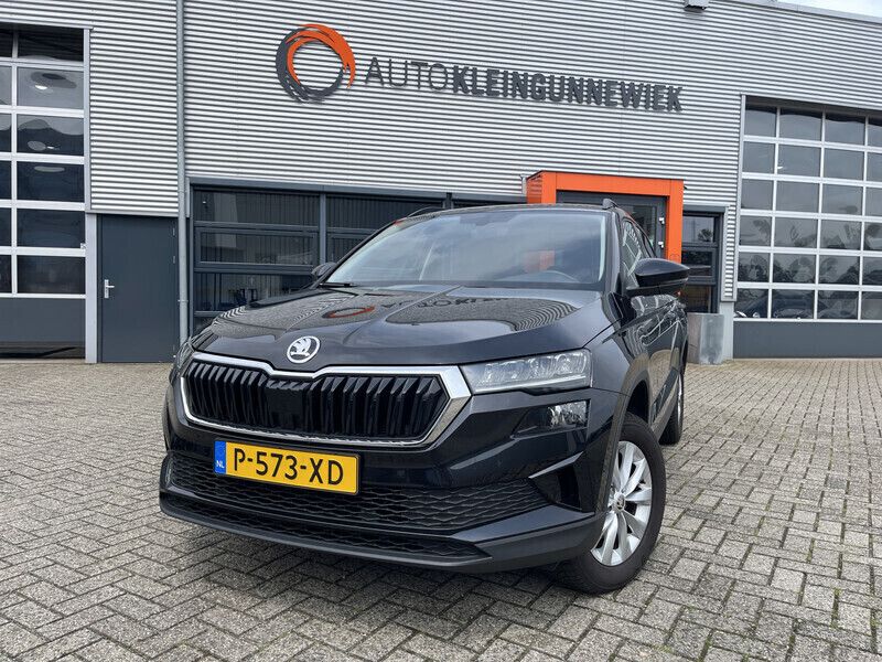 Zwart Gebruikt 2022 Skoda Karoq Business Line SUV | € 28.450 (Eerlijke prijs) - Afbeelding 1/4