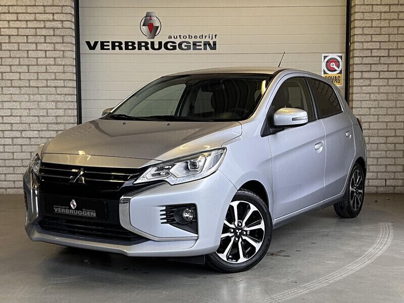 Grijs Gebruikt 2023 Mitsubishi Space Star Instyle Hatchback | € 19.495 (Iets duurder) - Afbeelding 1/4
