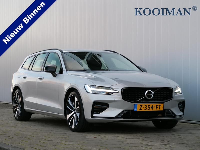 Grijs Gebruikt 2024 Volvo V60 Plus Stationwagen | € 38.950 (Goede deal) - Afbeelding 1/4