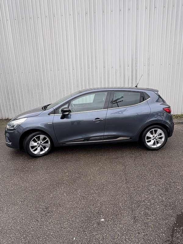 Occasion Renault Clio IV LIMITED 90 PK (66 kW) 2017 Hatchback