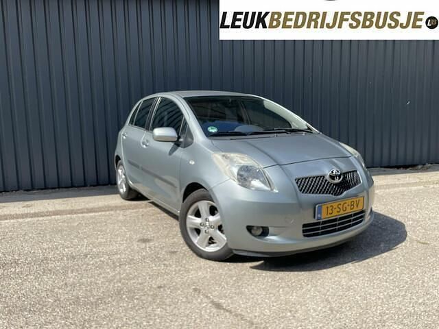 Grijs Gebruikt 2006 Toyota Yaris Luna Hatchback | € 2.995 (Eerlijke prijs) - Afbeelding 1/4