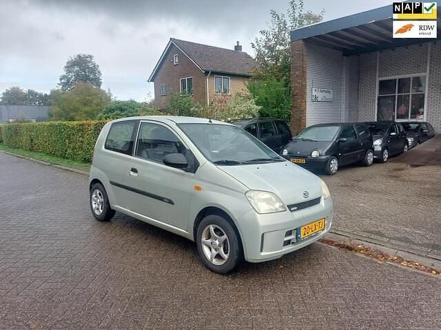 Beige Gebruikt 2003 Daihatsu Cuore Hatchback | € 1.299 (Goede deal) - Afbeelding 1/4