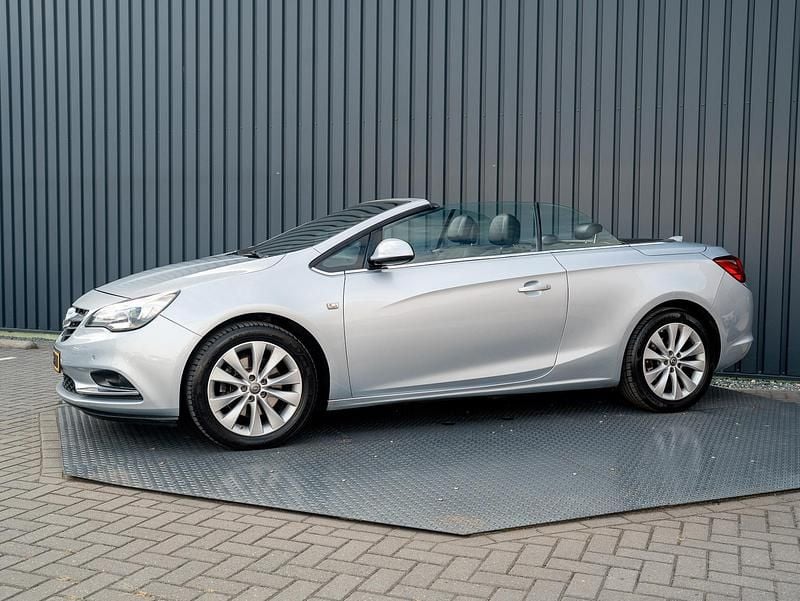 Occasion Opel Cascada Innovation 170 PK (125 kW) 2016 Grijs, metallic lak Cabriolet