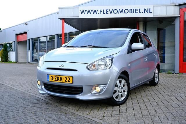 Grijs Gebruikt 2015 Mitsubishi Space Star Hatchback | € 6.250 (Eerlijke prijs) - Afbeelding 1/4