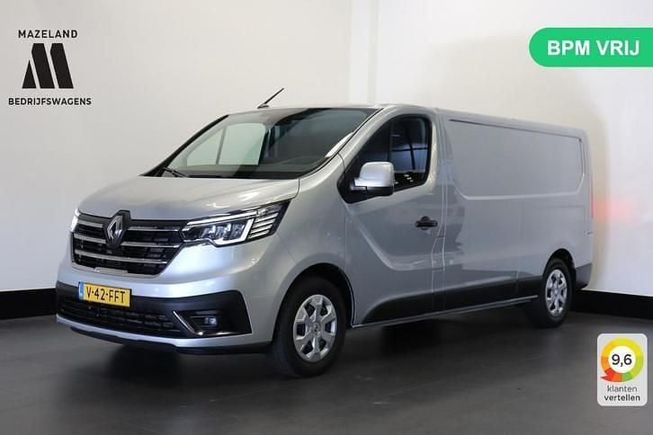 Grijs Occasion 2024 Renault Trafic MPV | € 24.950 (Super prijs) - Afbeelding 1/4