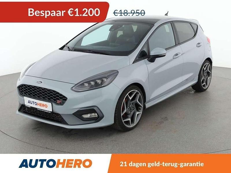 Grijs Gebruikt 2018 Ford Fiesta ST Hatchback | € 17.949 (Eerlijke prijs) - Afbeelding 1/3