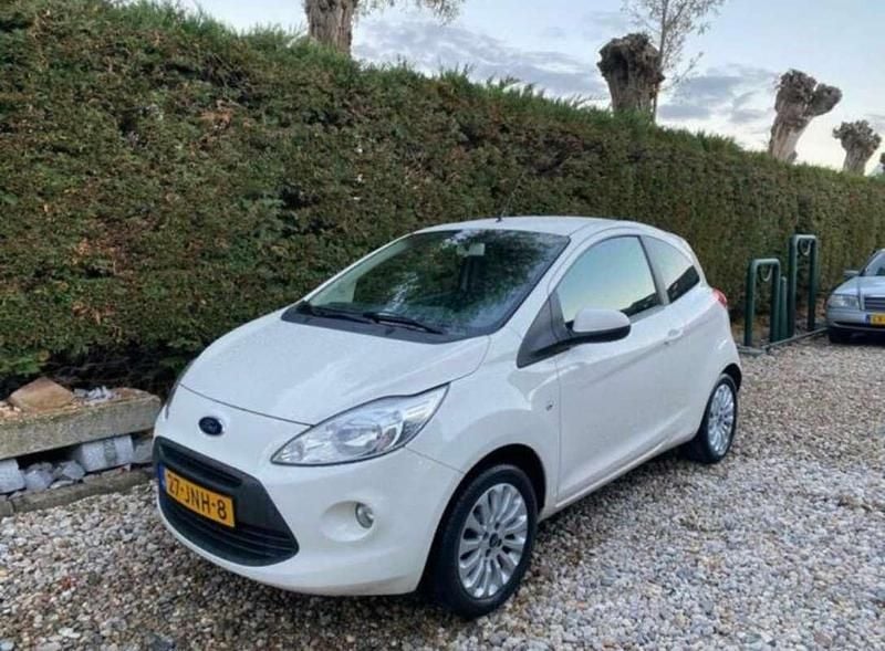 Wit Gebruikt 2009 Ford Ka Titanium Hatchback | € 2.100 (Super prijs) - Afbeelding 1/4