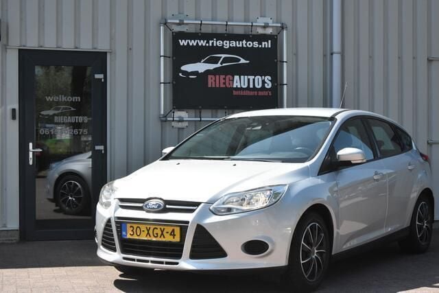 Grijs Gebruikt 2012 Ford Focus Trend Hatchback | € 3.450 (Goede deal) - Afbeelding 1/4
